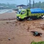 Jalan Nasional di Ussu Resmi “Naik Level” Jadi Sungai Musiman